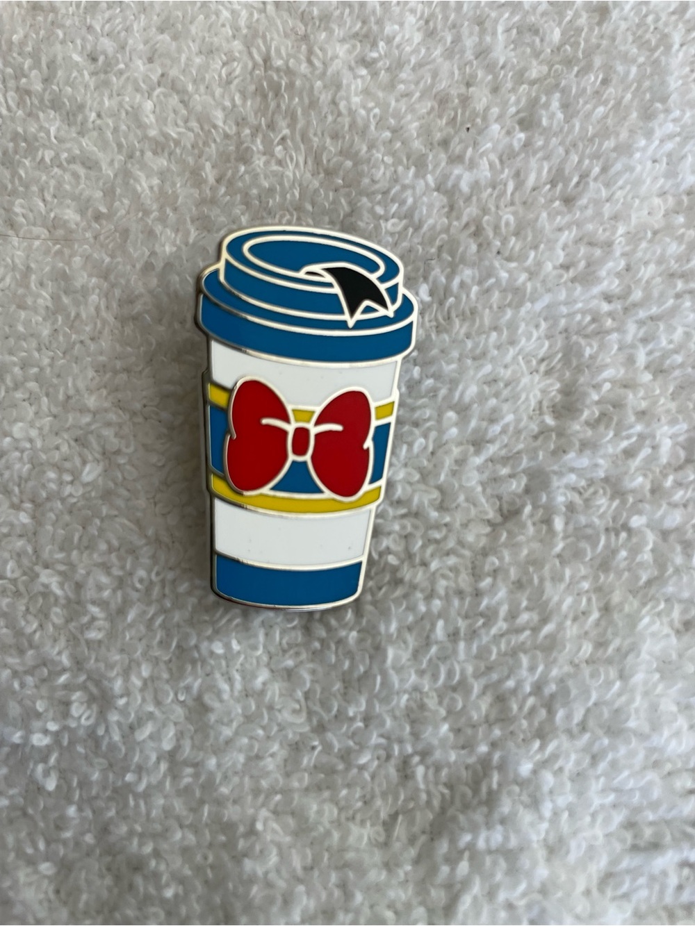 Disney Parks Character Coffee Cups Mystery Pin 2021 Donald